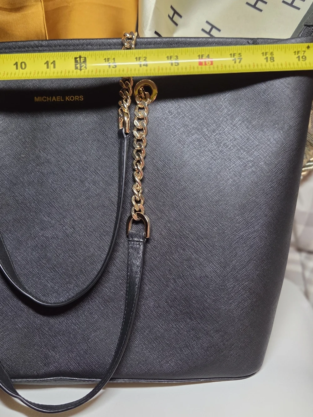 Michael Kors Jet Set Travel Tote - Picture 12 of 15